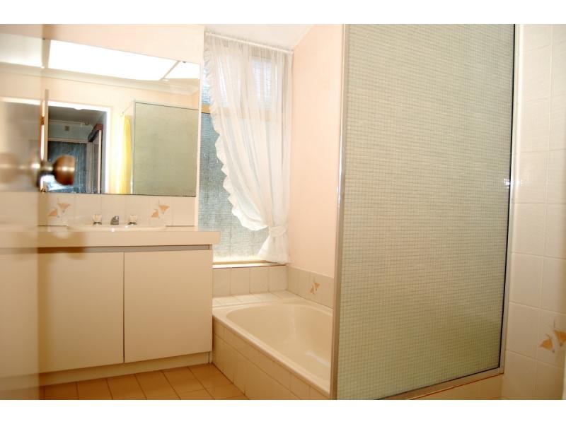 34 Peregrine Drive, Kingsley WA 6026