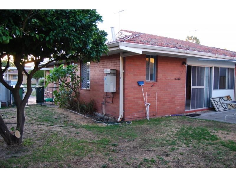 2 A Choules Place, Myaree WA 6154