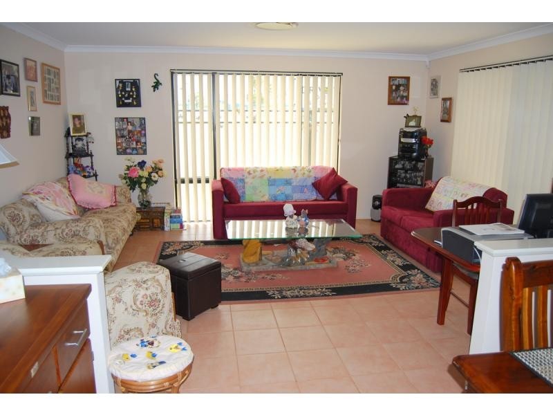 18 Woodside Loop, Beckenham WA 6107