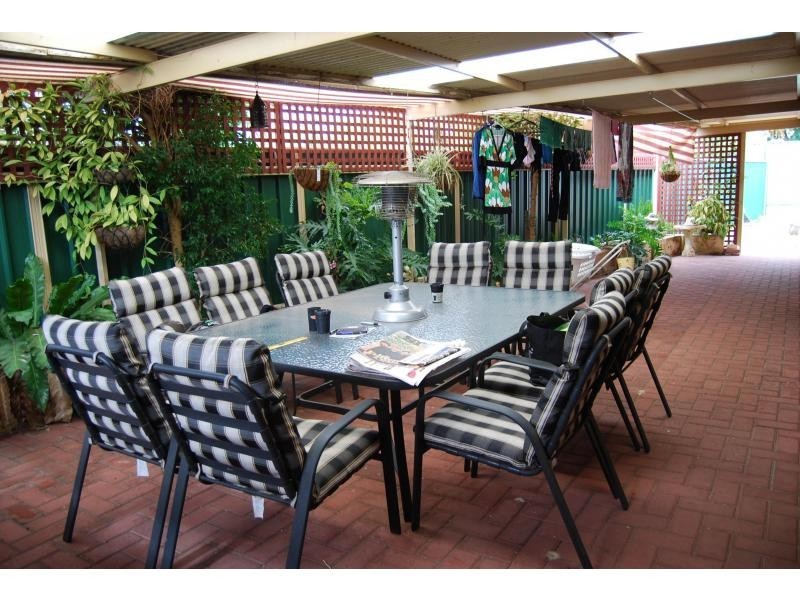 6 Bohemia Grove, Seville Grove WA 6112