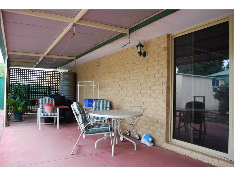 6 Bohemia Grove, Seville Grove WA 6112