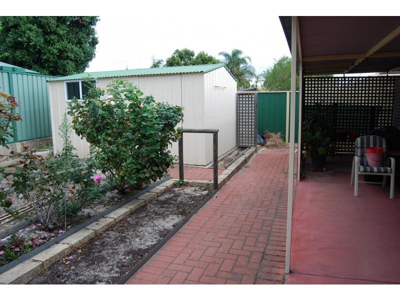 6 Bohemia Grove, Seville Grove WA 6112