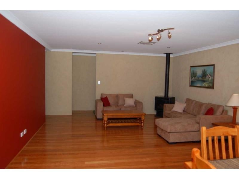 17 Indiana Way, Hocking WA 6065