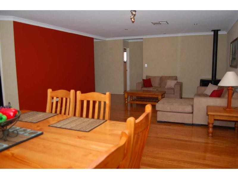 17 Indiana Way, Hocking WA 6065