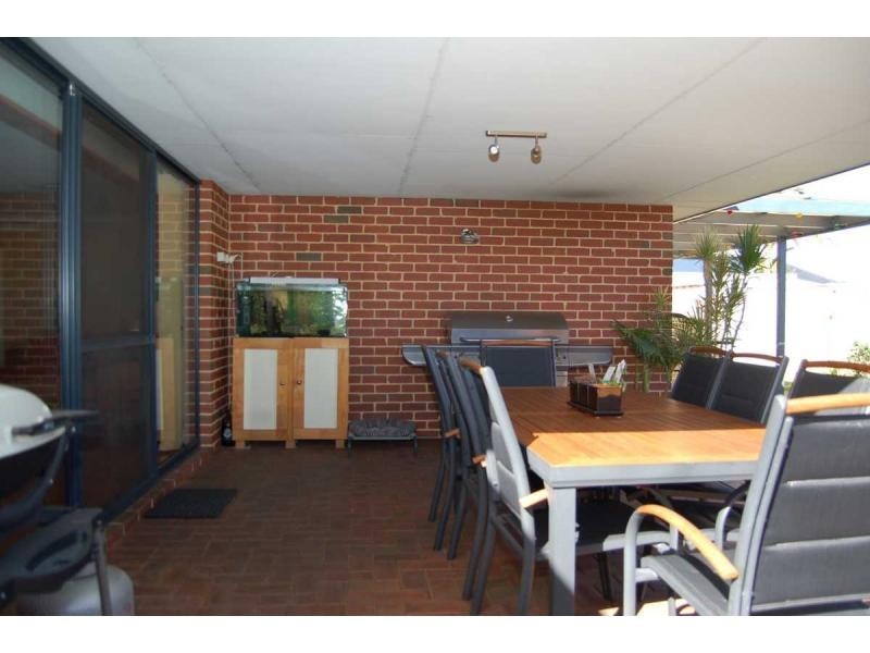 17 Indiana Way, Hocking WA 6065