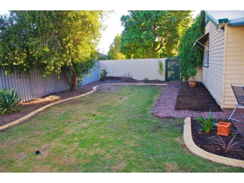 30 FIFTH Avenue, Bassendean WA 6054
