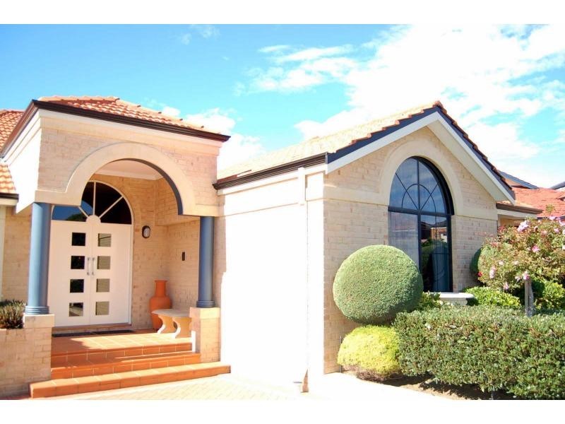 5 BUTIA Mews, Woodvale WA 6026