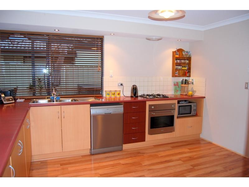 19 Silica Road, Wattle Grove WA 6107