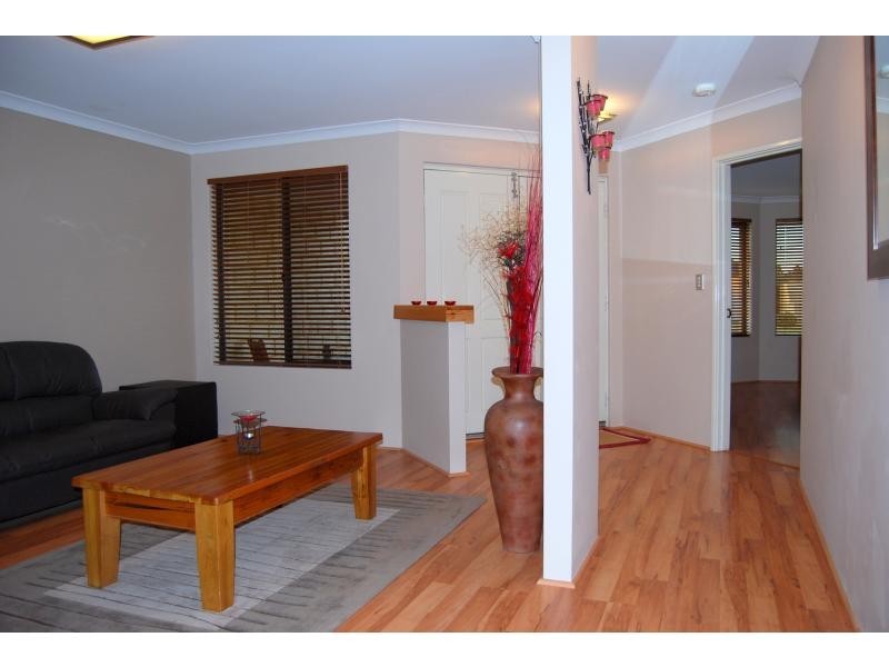 19 Silica Road, Wattle Grove WA 6107