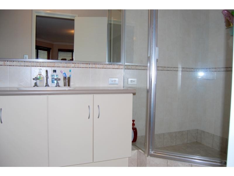 19 Silica Road, Wattle Grove WA 6107