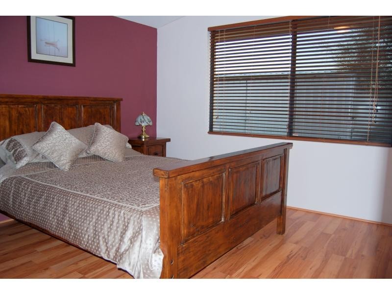 19 Silica Road, Wattle Grove WA 6107