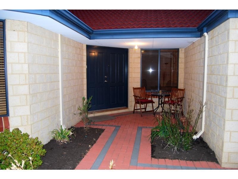 19 Silica Road, Wattle Grove WA 6107