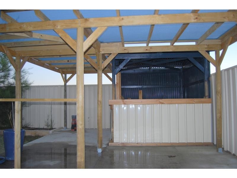 19 Silica Road, Wattle Grove WA 6107