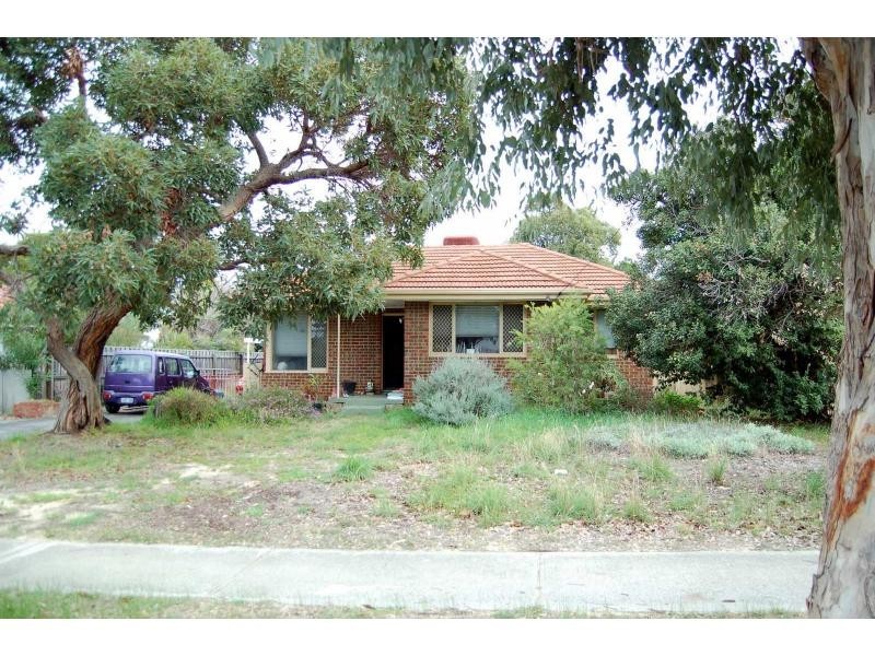 11 Tratton Street, Balga WA 6061