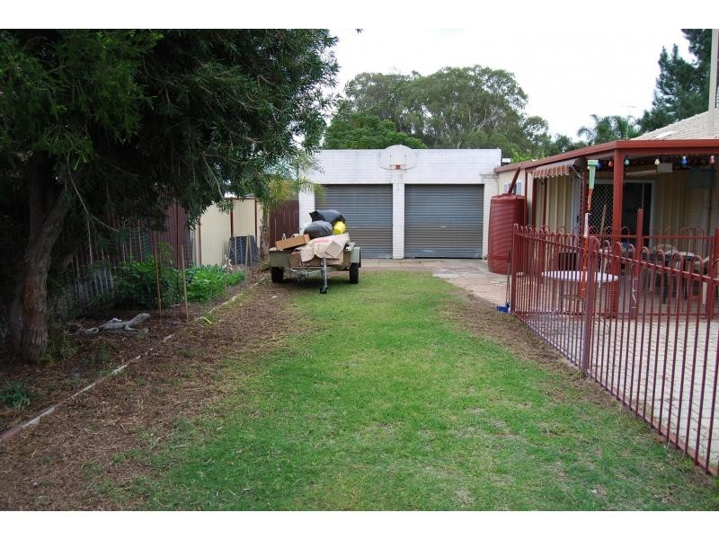 33 Braithwaite Road, Lockridge WA 6054