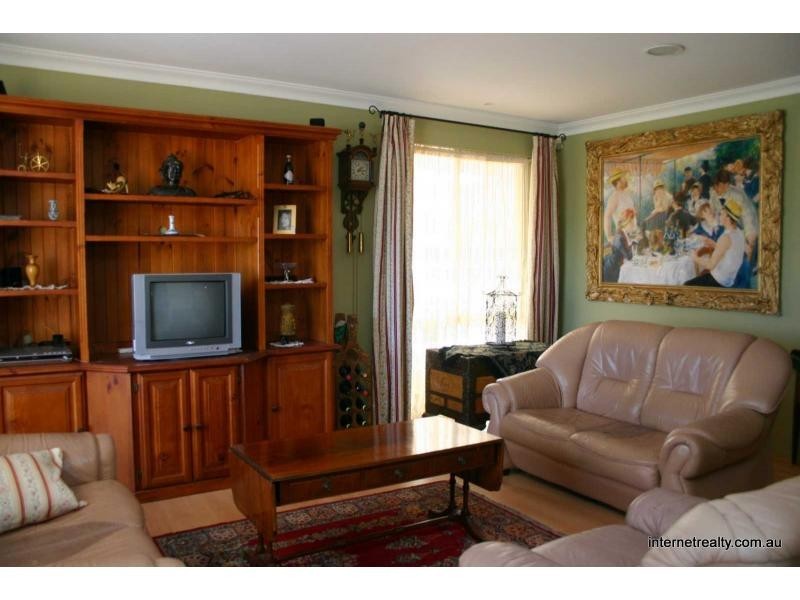 27 Dollis Way, Kingsley WA 6026