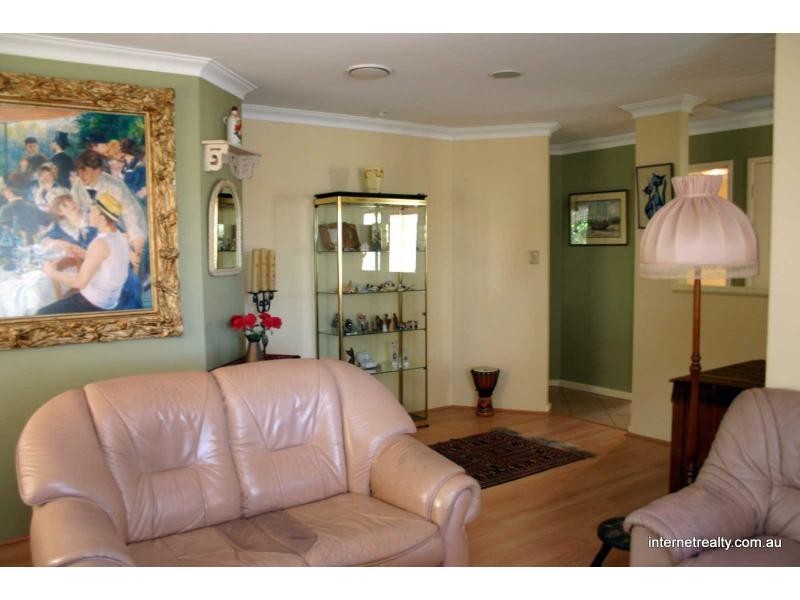 27 Dollis Way, Kingsley WA 6026