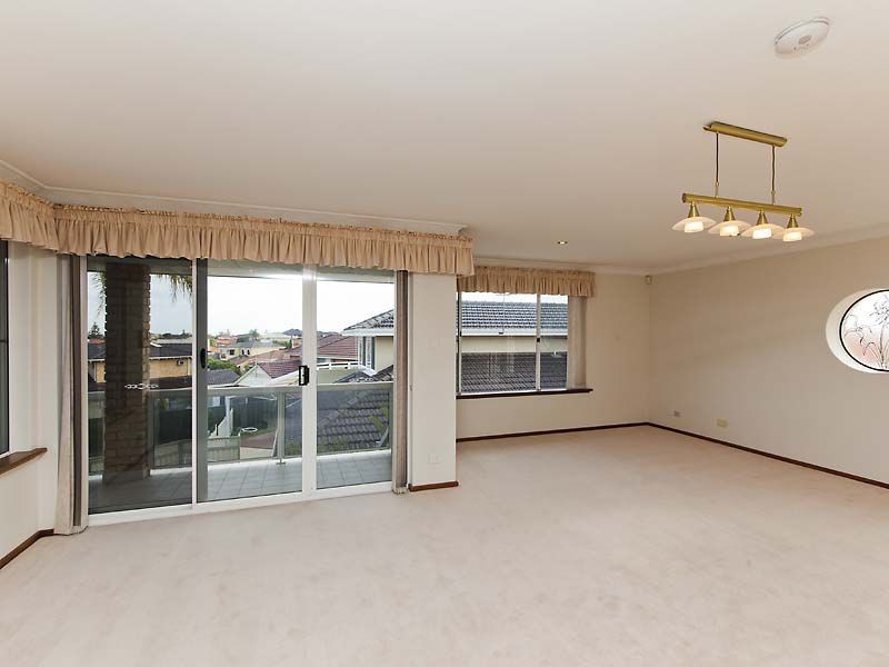6 Tallis Close, Hillarys WA 6025