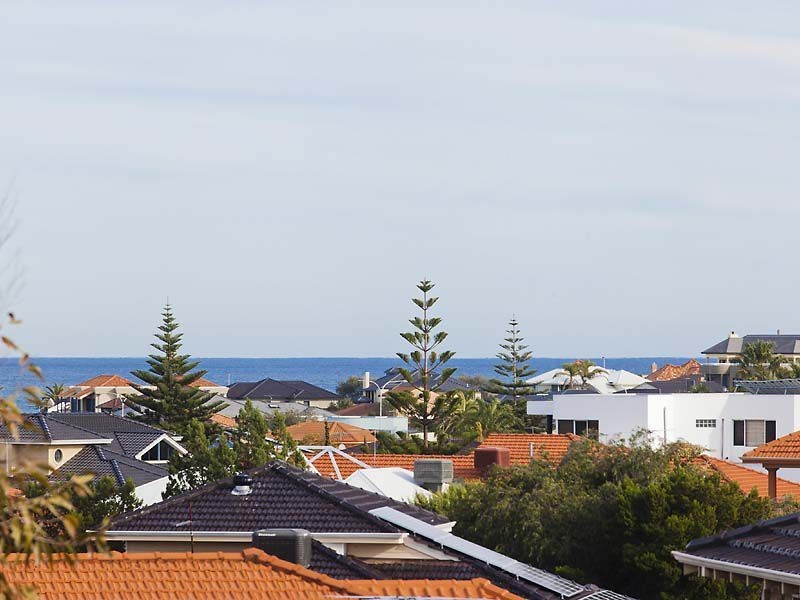 6 Tallis Close, Hillarys WA 6025
