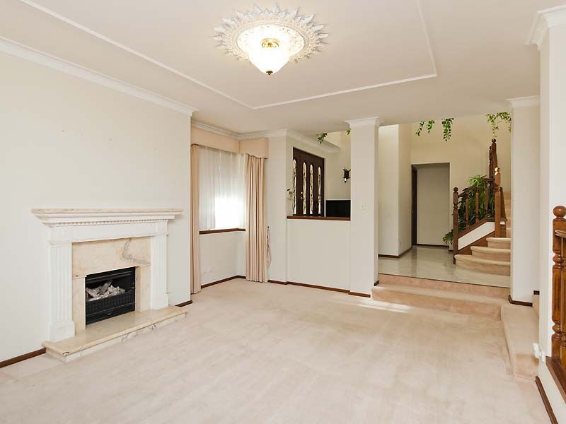 6 Tallis Close, Hillarys WA 6025
