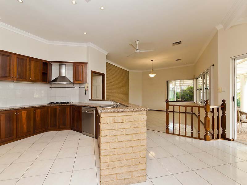 6 Tallis Close, Hillarys WA 6025