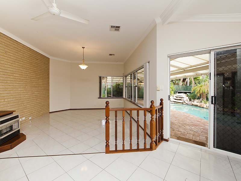 6 Tallis Close, Hillarys WA 6025