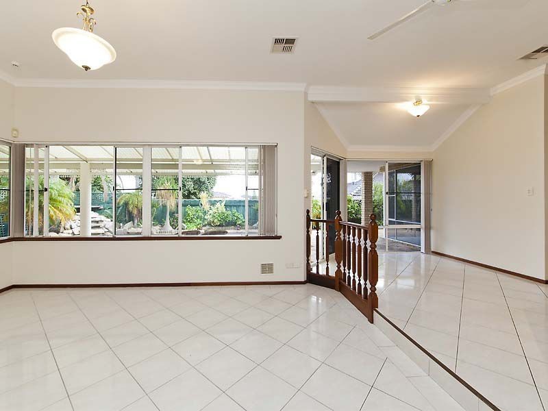 6 Tallis Close, Hillarys WA 6025