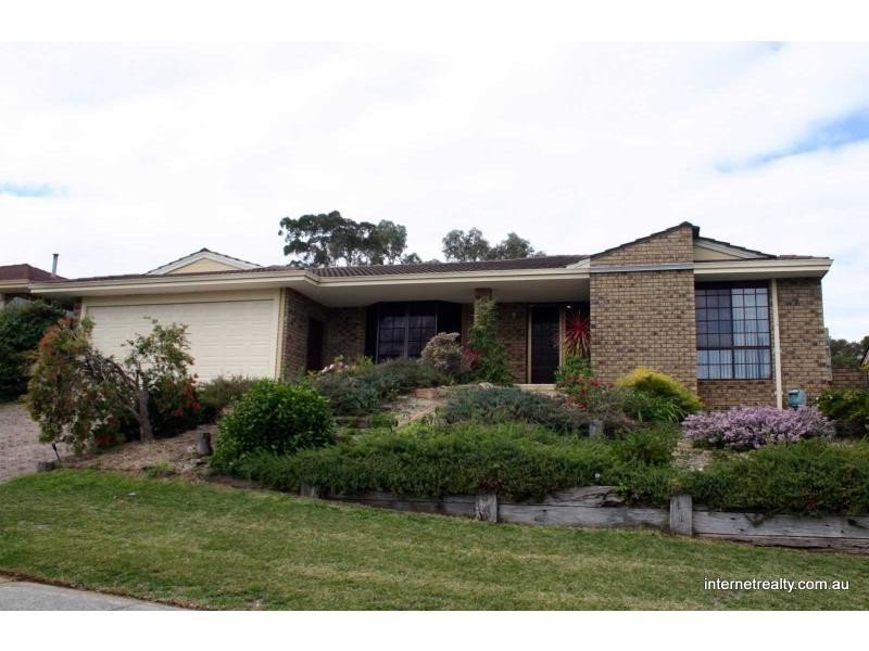 8 Edwin Street, Kingsley WA 6026