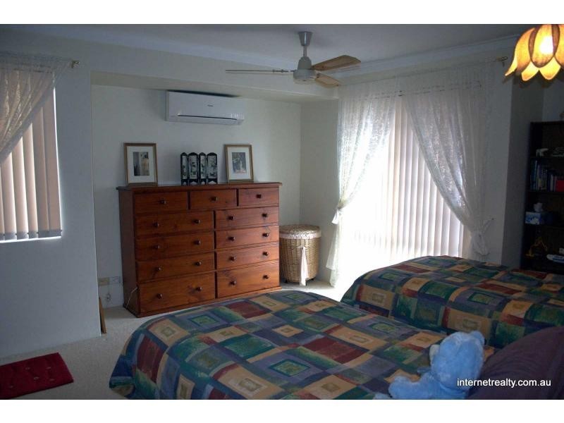 8 Edwin Street, Kingsley WA 6026