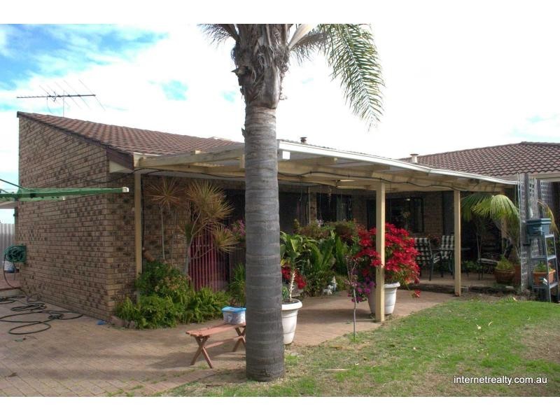 8 Edwin Street, Kingsley WA 6026