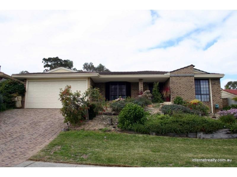 8 Edwin Street, Kingsley WA 6026