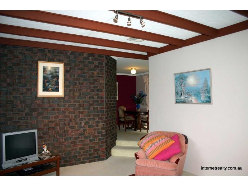 8 Edwin Street, Kingsley WA 6026