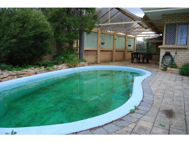 94 Blanchard Road, Swan View WA 6056
