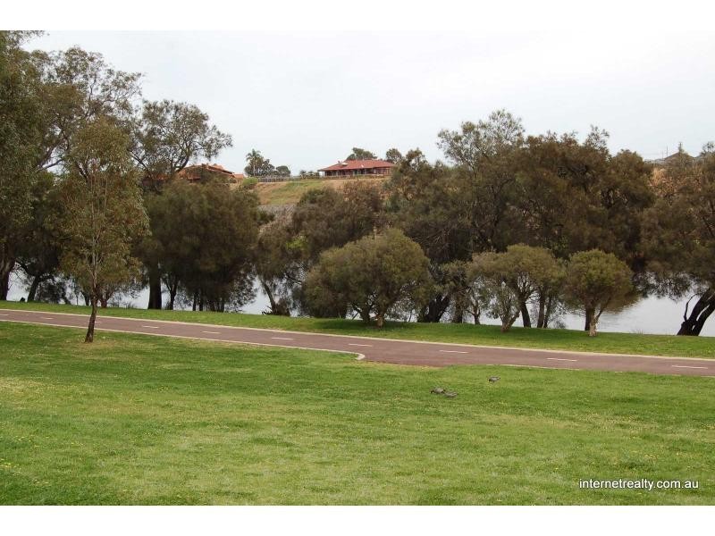 23a Bernley Drive, Viveash WA 6056