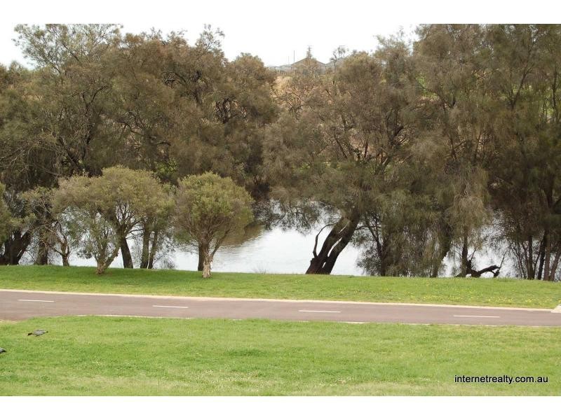 23a Bernley Drive, Viveash WA 6056