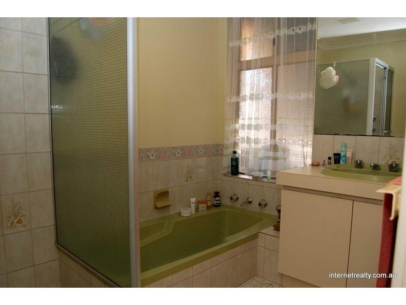 23 Bernley Drive, Viveash WA 6056