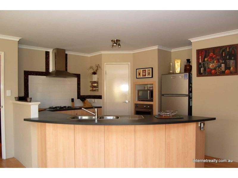 64 Sacramento Parade, Hocking WA 6065