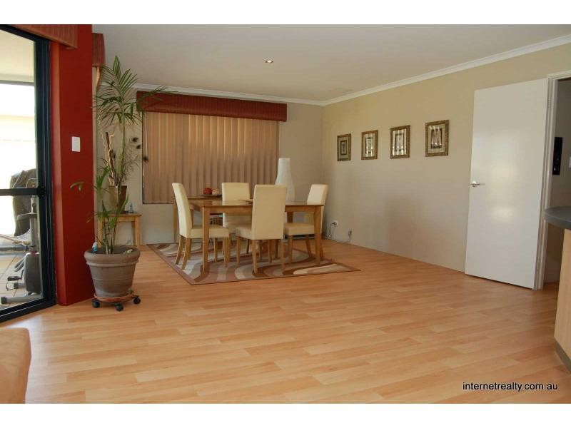 64 Sacramento Parade, Hocking WA 6065