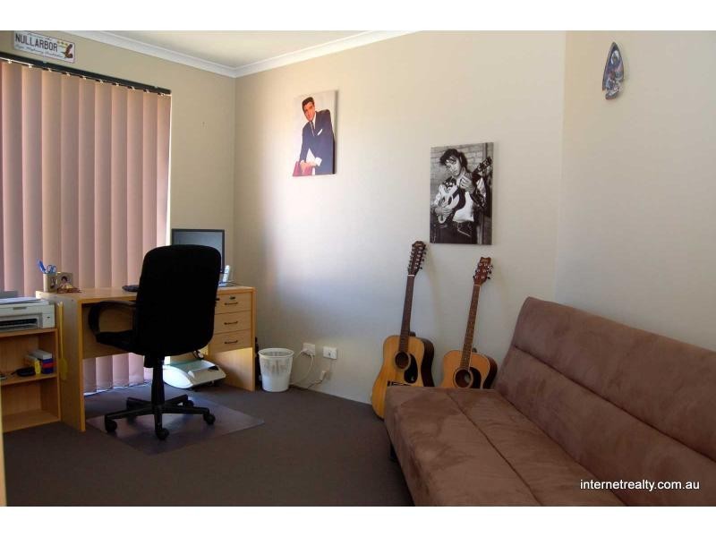 64 Sacramento Parade, Hocking WA 6065