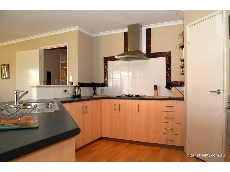 64 Sacramento Parade, Hocking WA 6065