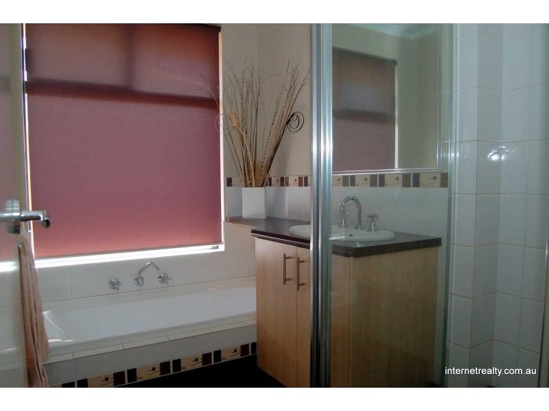 64 Sacramento Parade, Hocking WA 6065