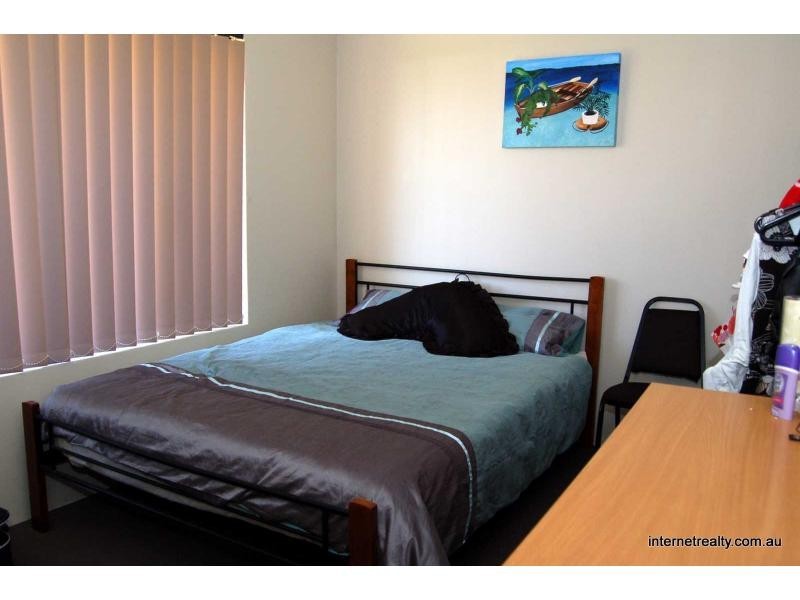 64 Sacramento Parade, Hocking WA 6065