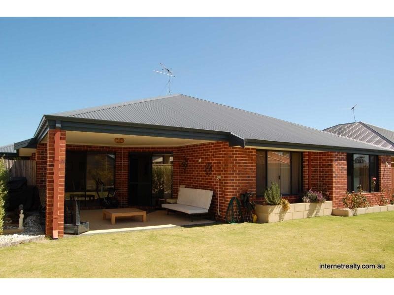 64 Sacramento Parade, Hocking WA 6065