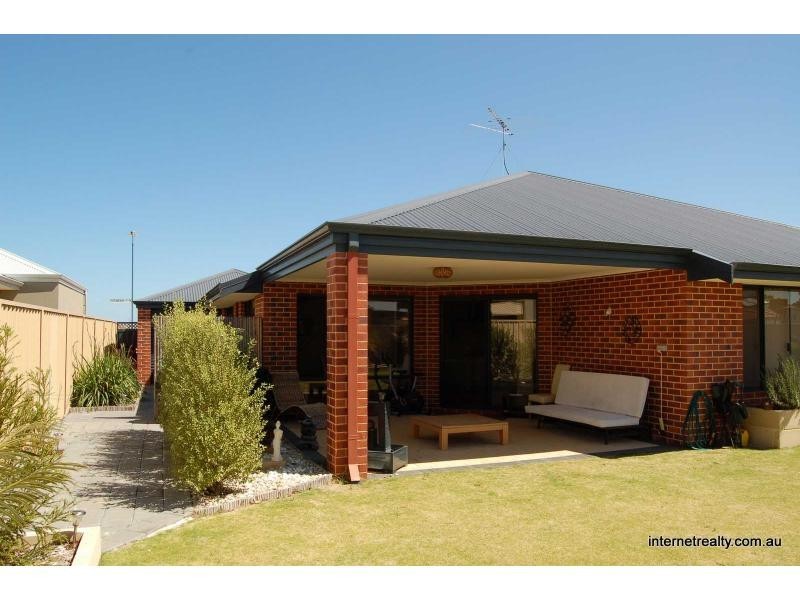 64 Sacramento Parade, Hocking WA 6065