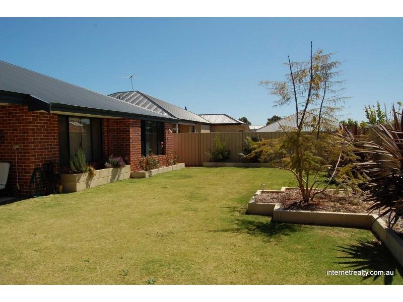 64 Sacramento Parade, Hocking WA 6065