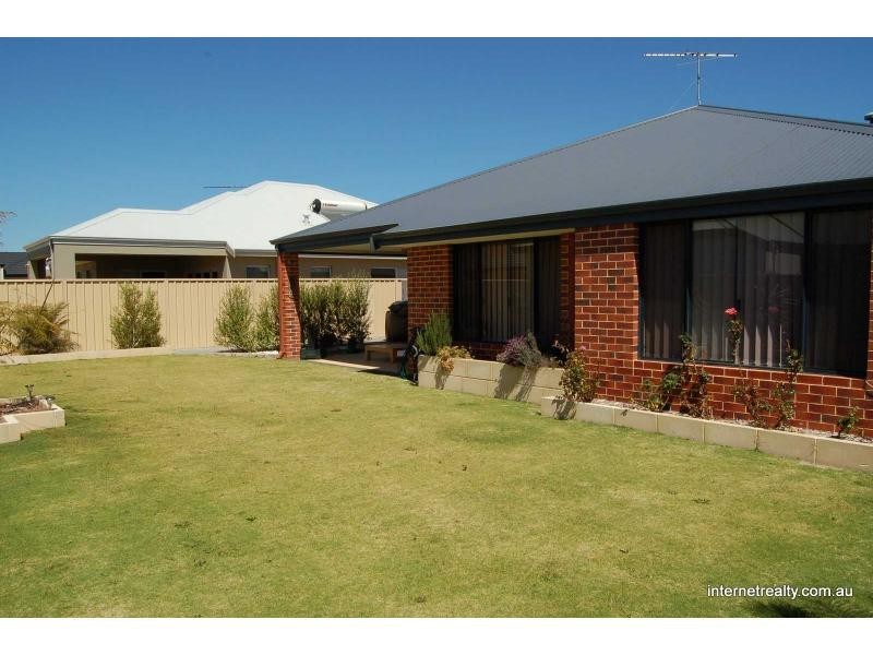 64 Sacramento Parade, Hocking WA 6065