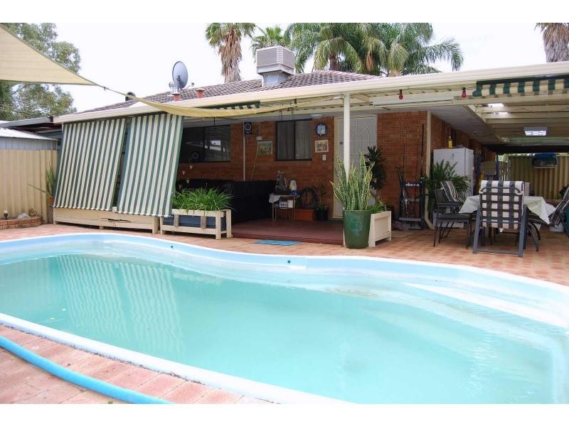 6A Clements Grove, Armadale WA 6112
