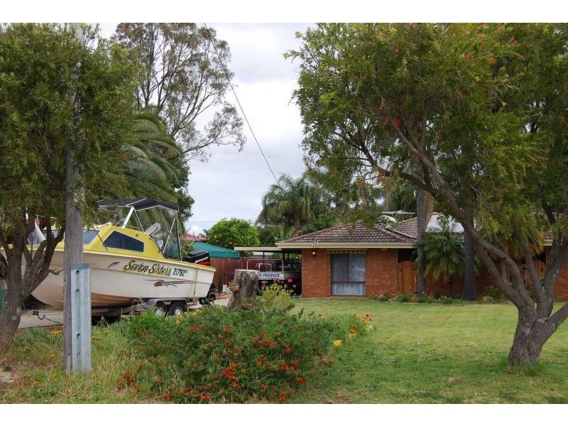6A Clements Grove, Armadale WA 6112