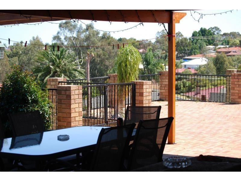 3 Bladon Way, Swan View WA 6056