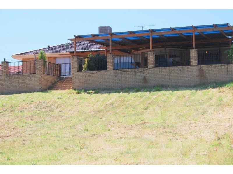 3 Bladon Way, Swan View WA 6056